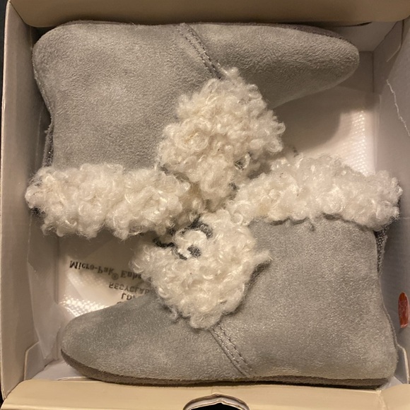 UGG Other - UGG boots. 4/5. Infant bootie. Grey. M 12-18”